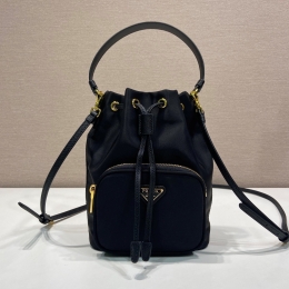 프라다 버킷 백 (16cm)