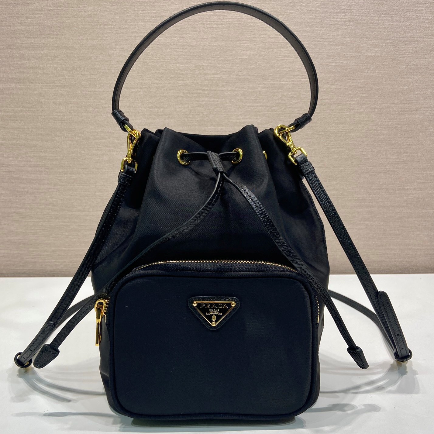 프라다버킷백 (18cm)