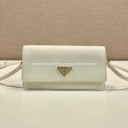 프라다 가죽 숄더백