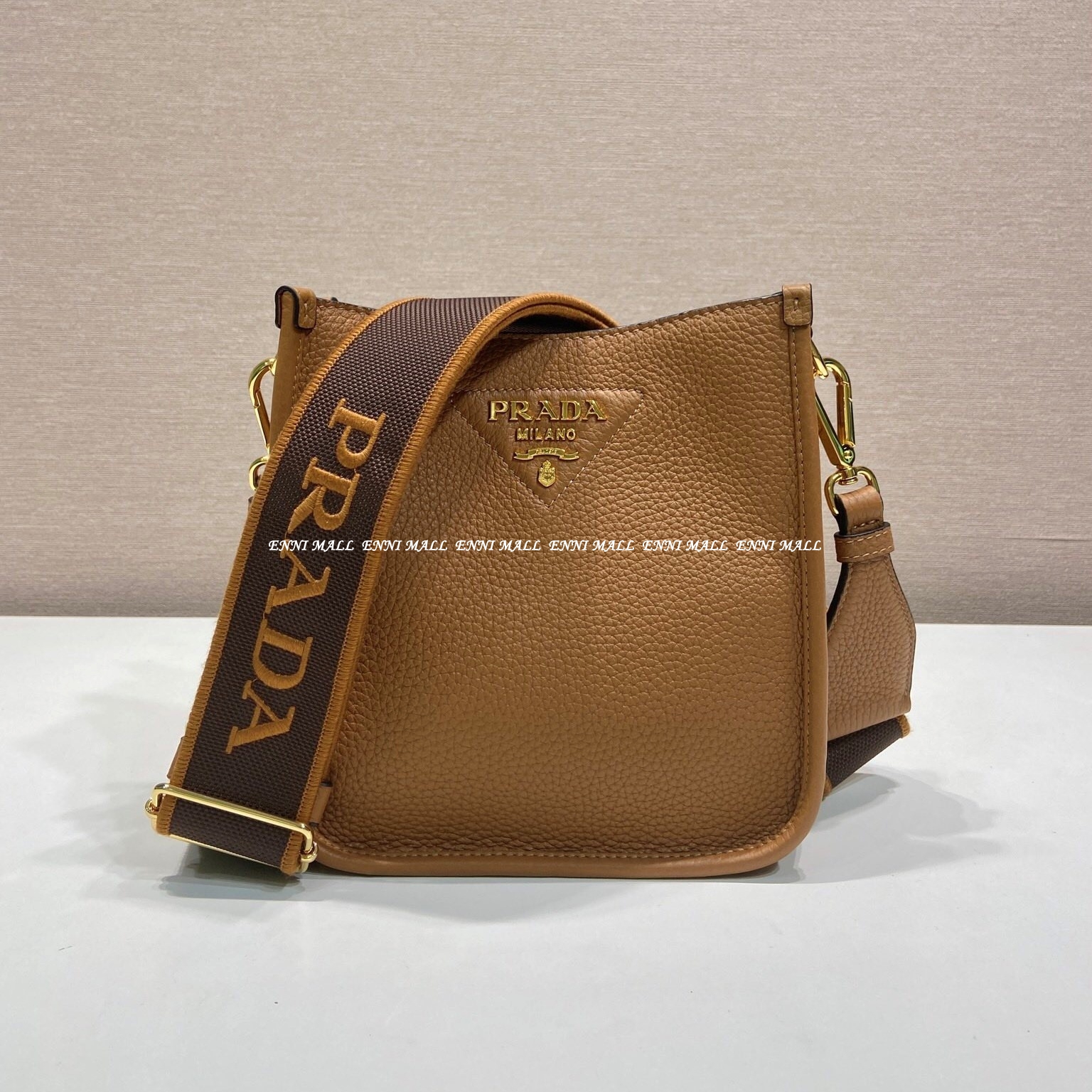 프라다 가죽 숄더백