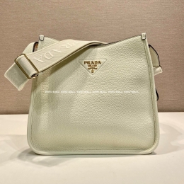 프라다 가죽 숄더백 (30cm)