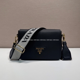 프라다 메신저백 (23cm)