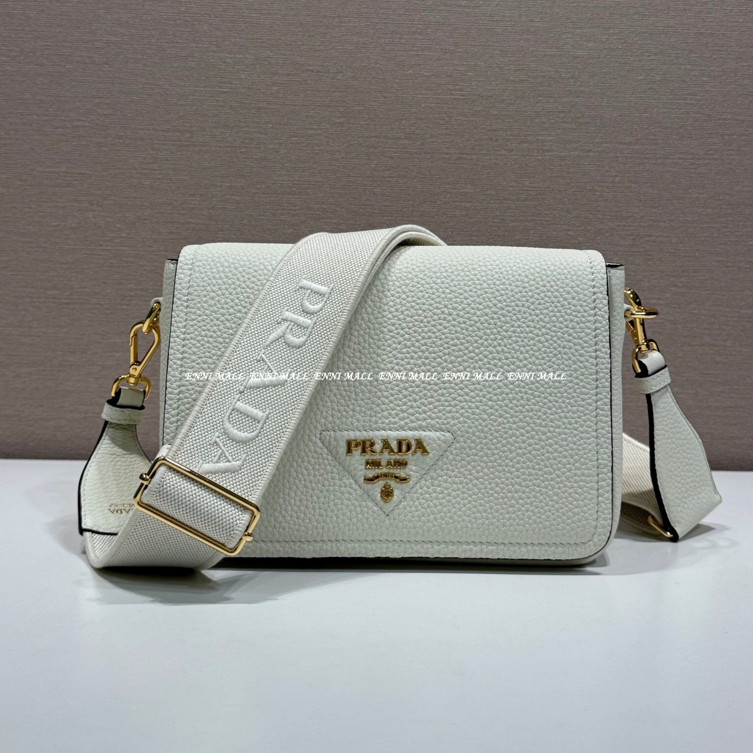 프라다 메신저백 (23cm)