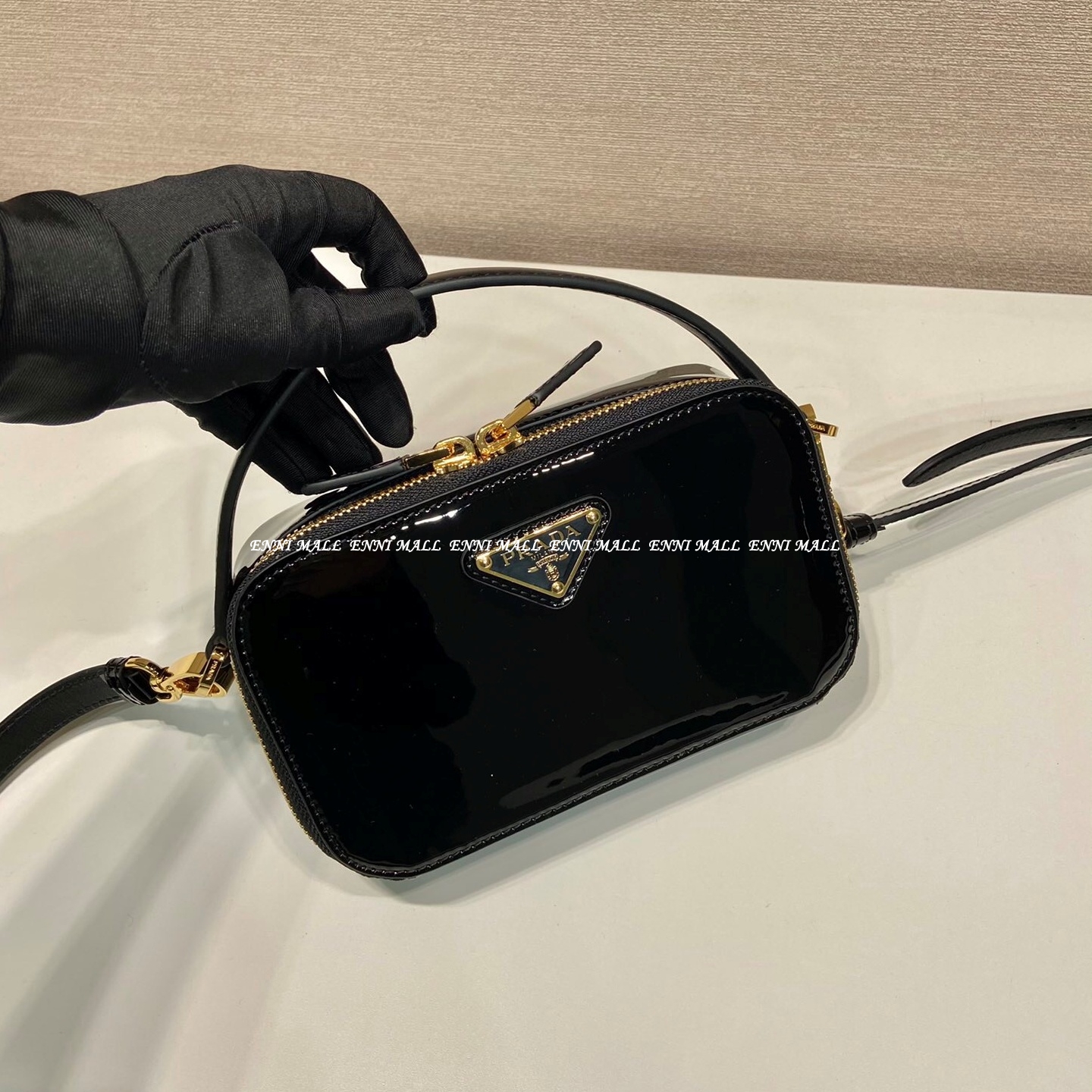 프라다 미니 숄더백 (17.5cm)