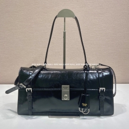프라다 가죽 숄더백 (38cm)