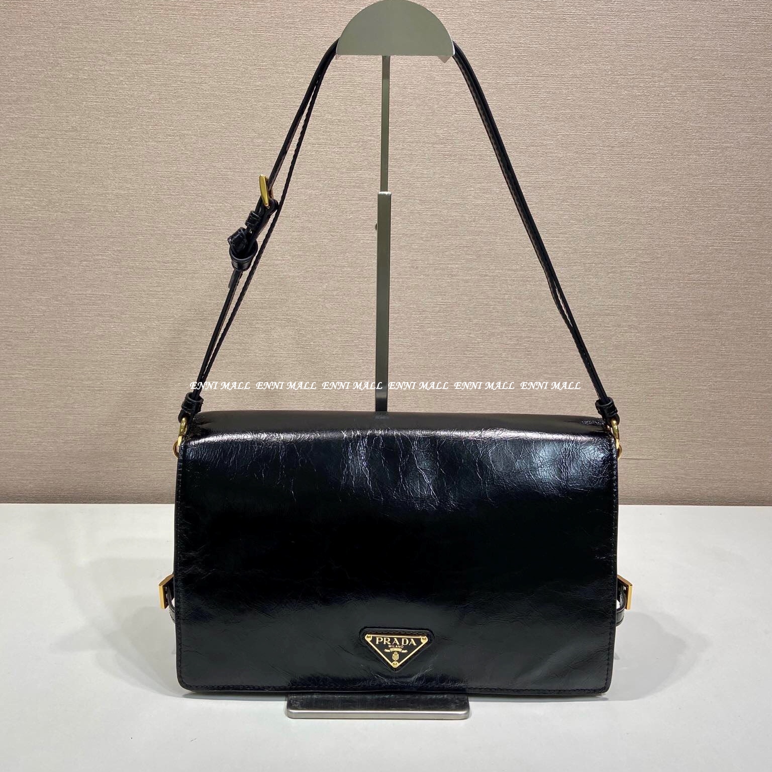 프라다 메신저백 (30cm)