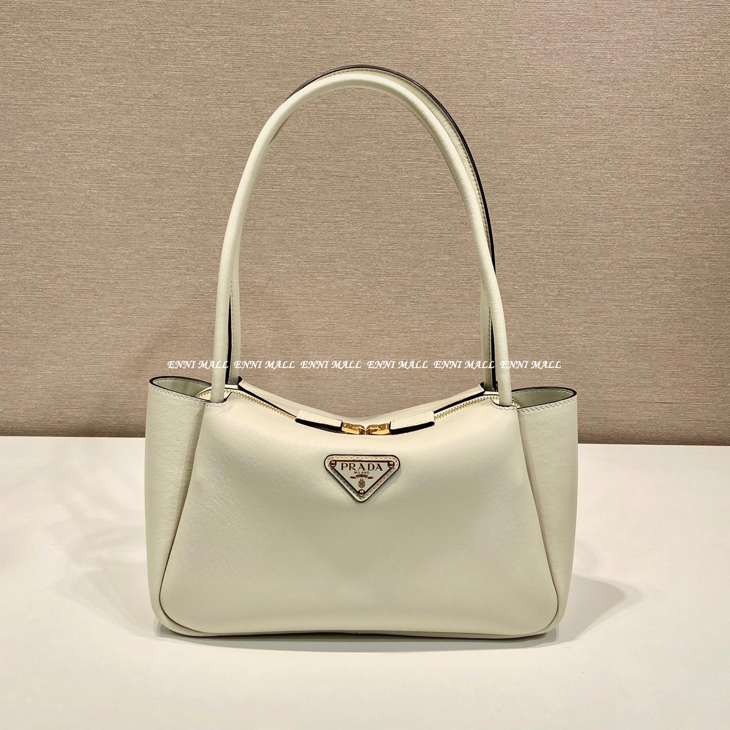 프라다 가죽 숄더백 (28cm)