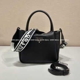 프라다 숄더백 (23cm)