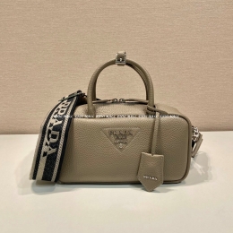 프라다 가죽 핸드백 (24cm)