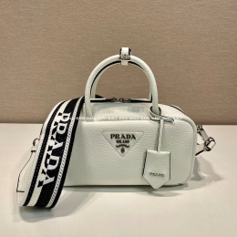 프라다 가죽 핸드백 (24cm)