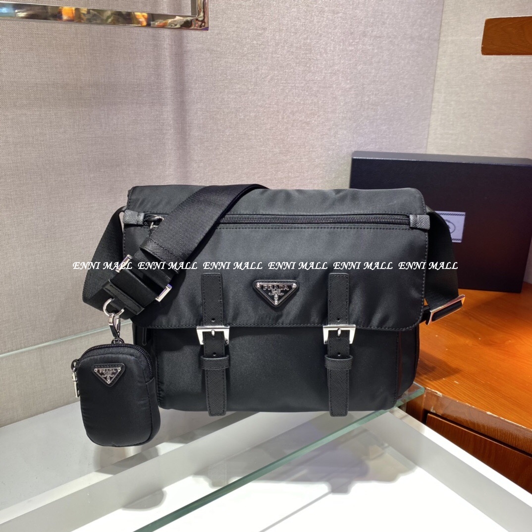 프라다 메신저백 (30cm)