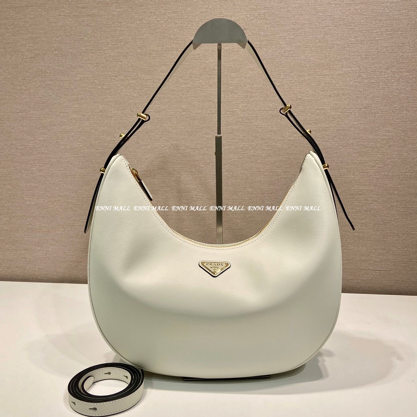 프라다 가죽 호보백 (35cm)