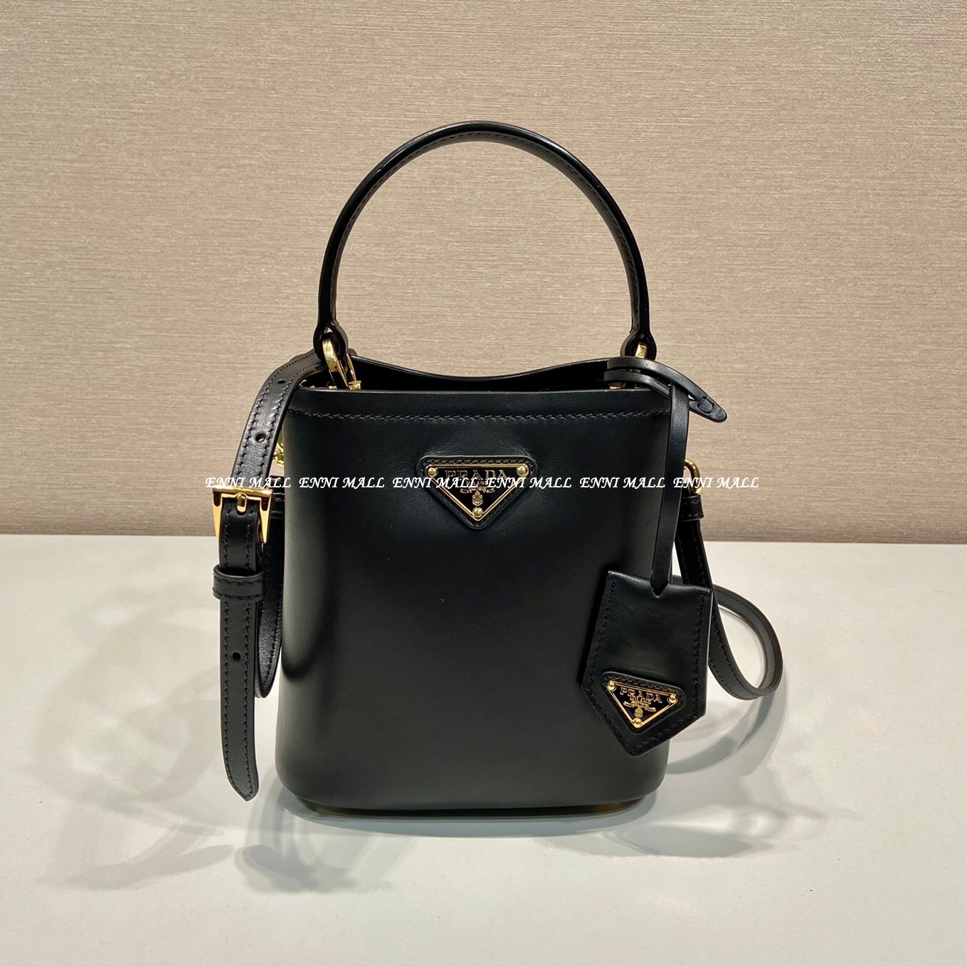 프라다 버킷백 (15cm)