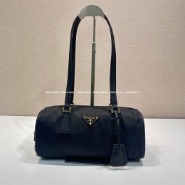 프라다 숄더백 (29cm)