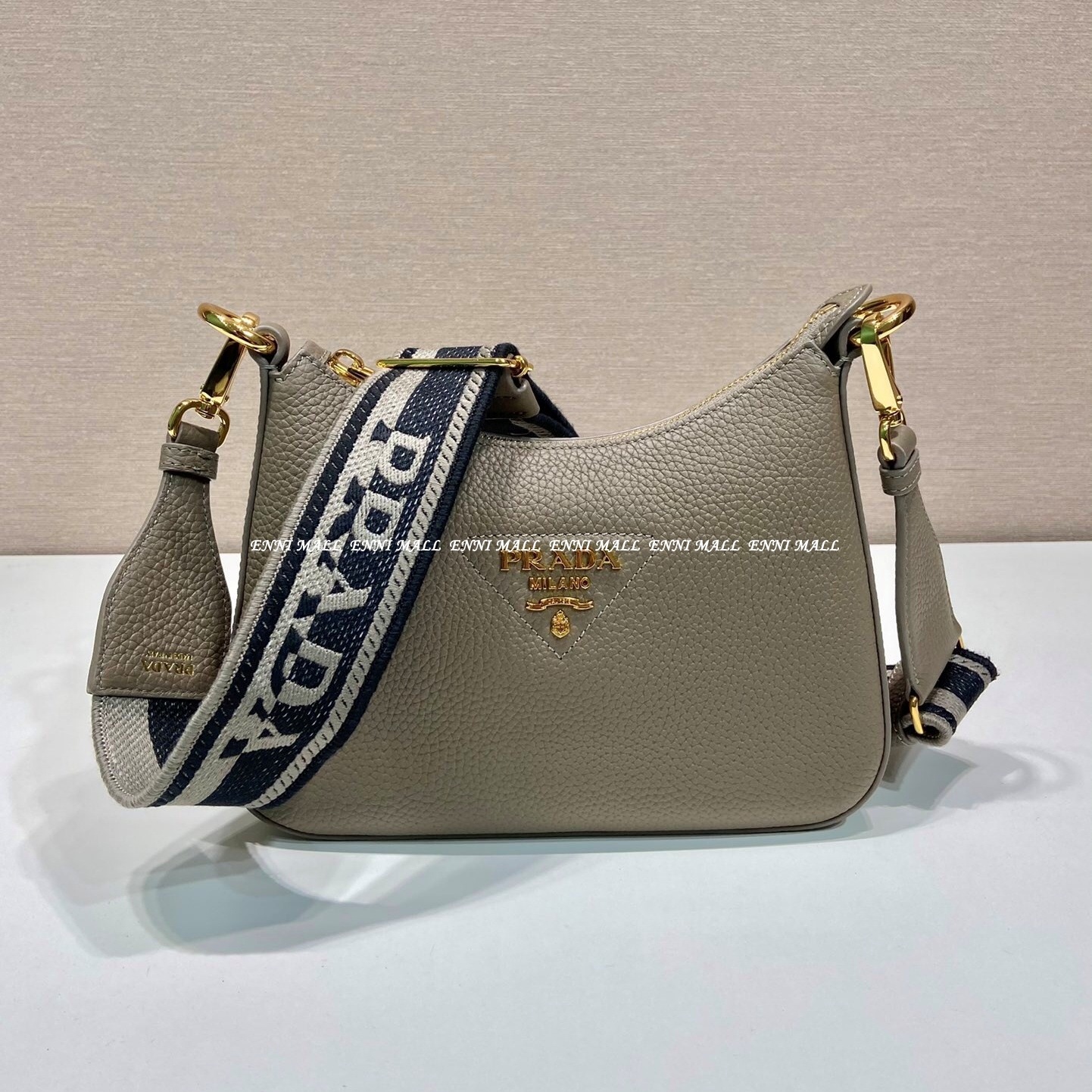 프라다 가죽 호보백 (24cm)