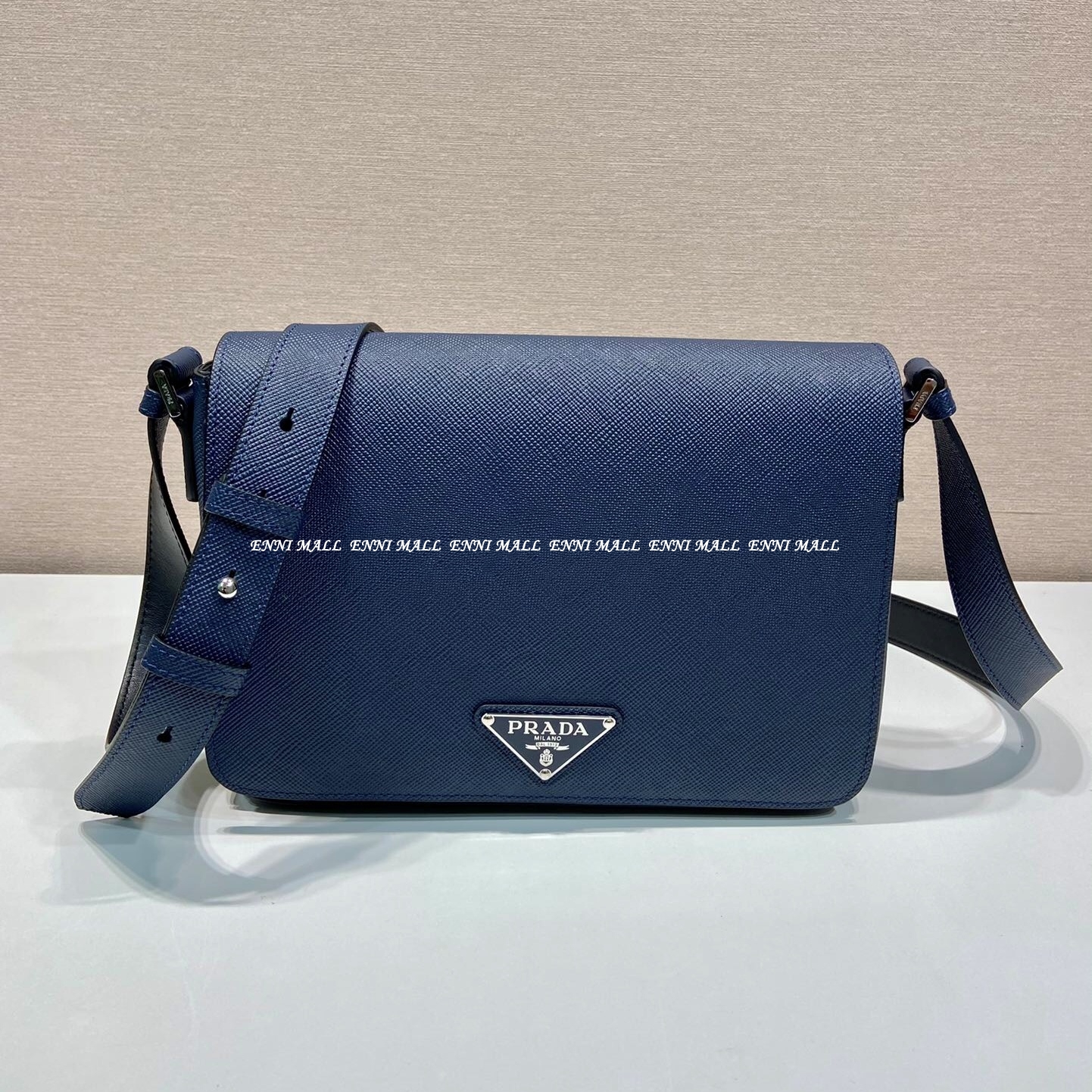 프라다 가죽 숄더백 (28cm)