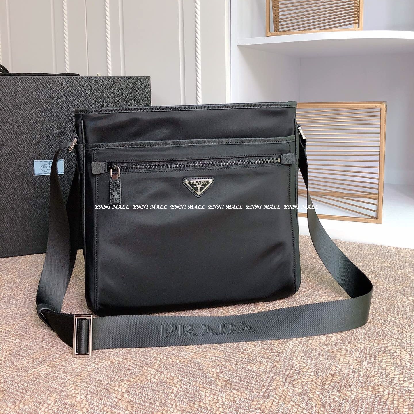 프라다 메신저백 (31cm)