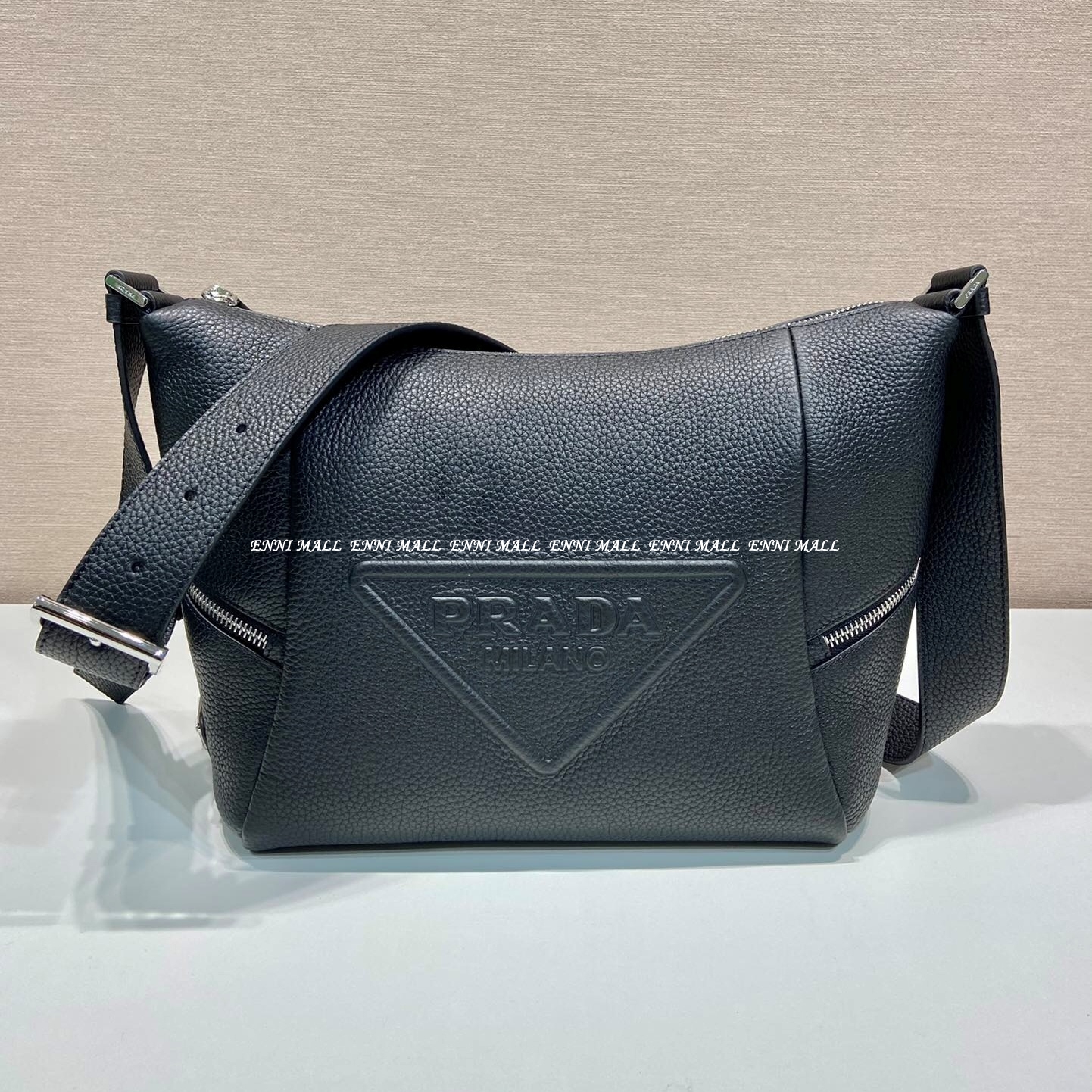 프라다 메신저백 (26cm)