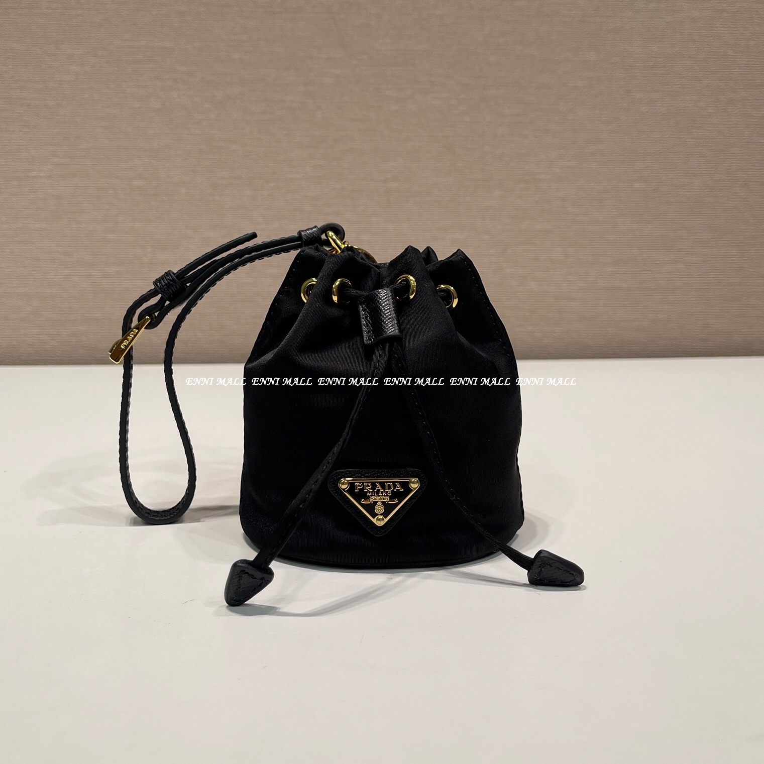 프라다 미니 버킷백 (8.5cm)