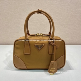 프라다 핸드백 (25cm)