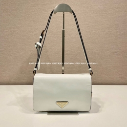 프라다 메신저백 (23cm)