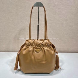 프라다 버킷백 (24cm)