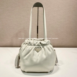 프라다 버킷백 (24cm)