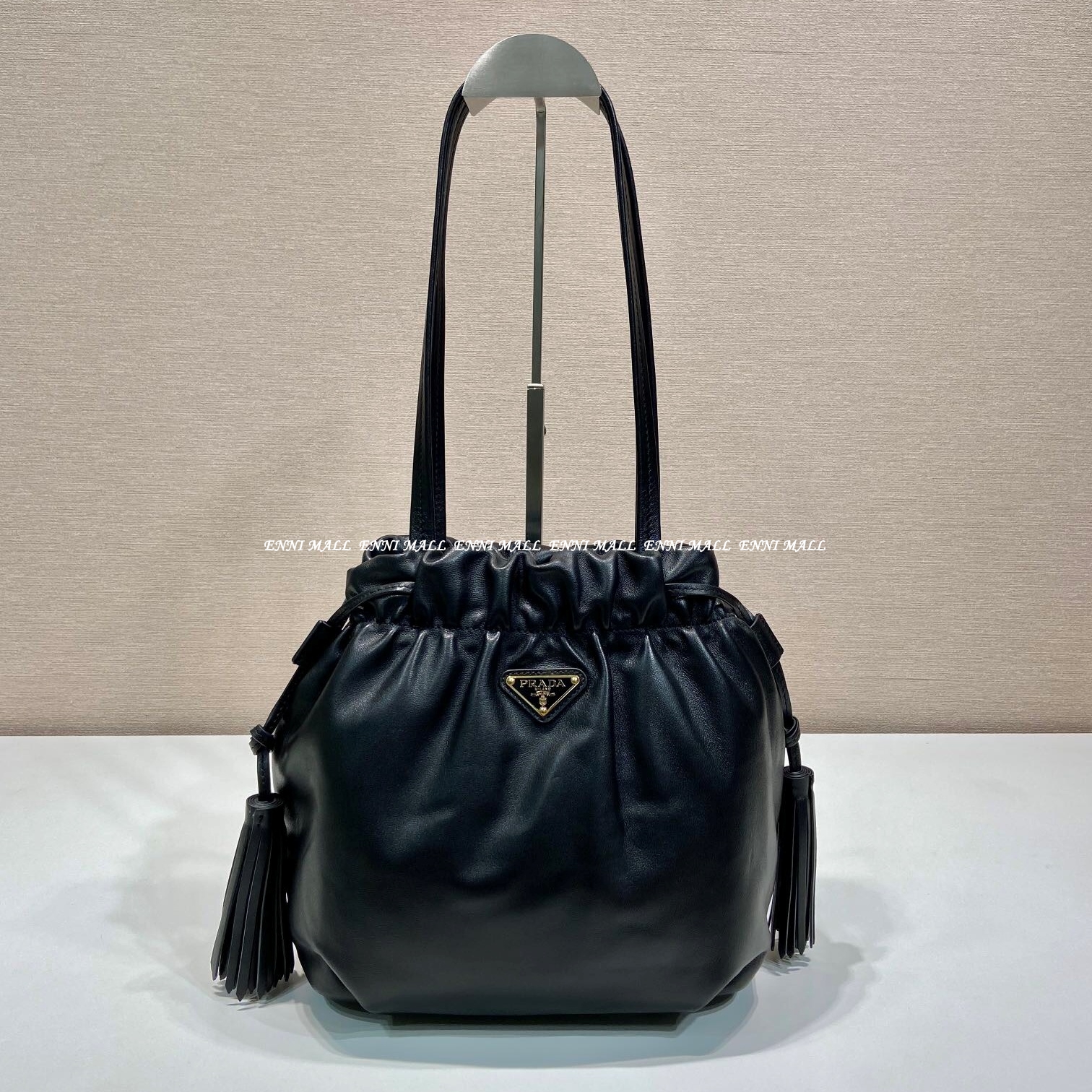 프라다 버킷백 (24cm)