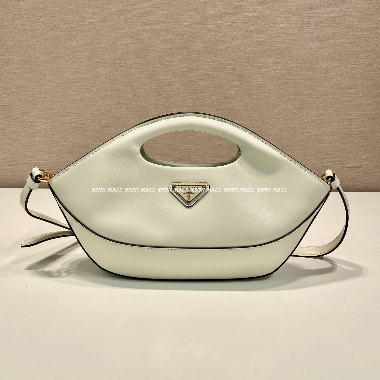 프라다 만두백 (30cm)