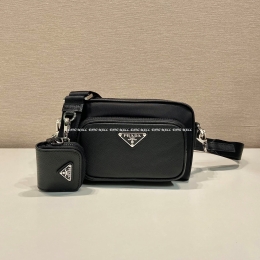 프라다 메신저백 (18cm)