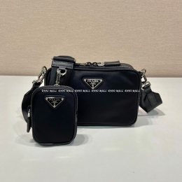 프라다 메신저백 (19cm)