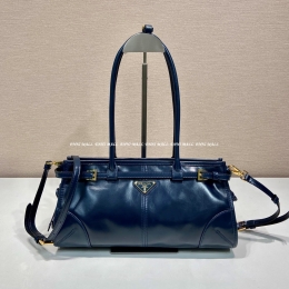 프라다 가죽 숄더백 (32cm)