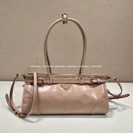 프라다 가죽 숄더백 (32cm)