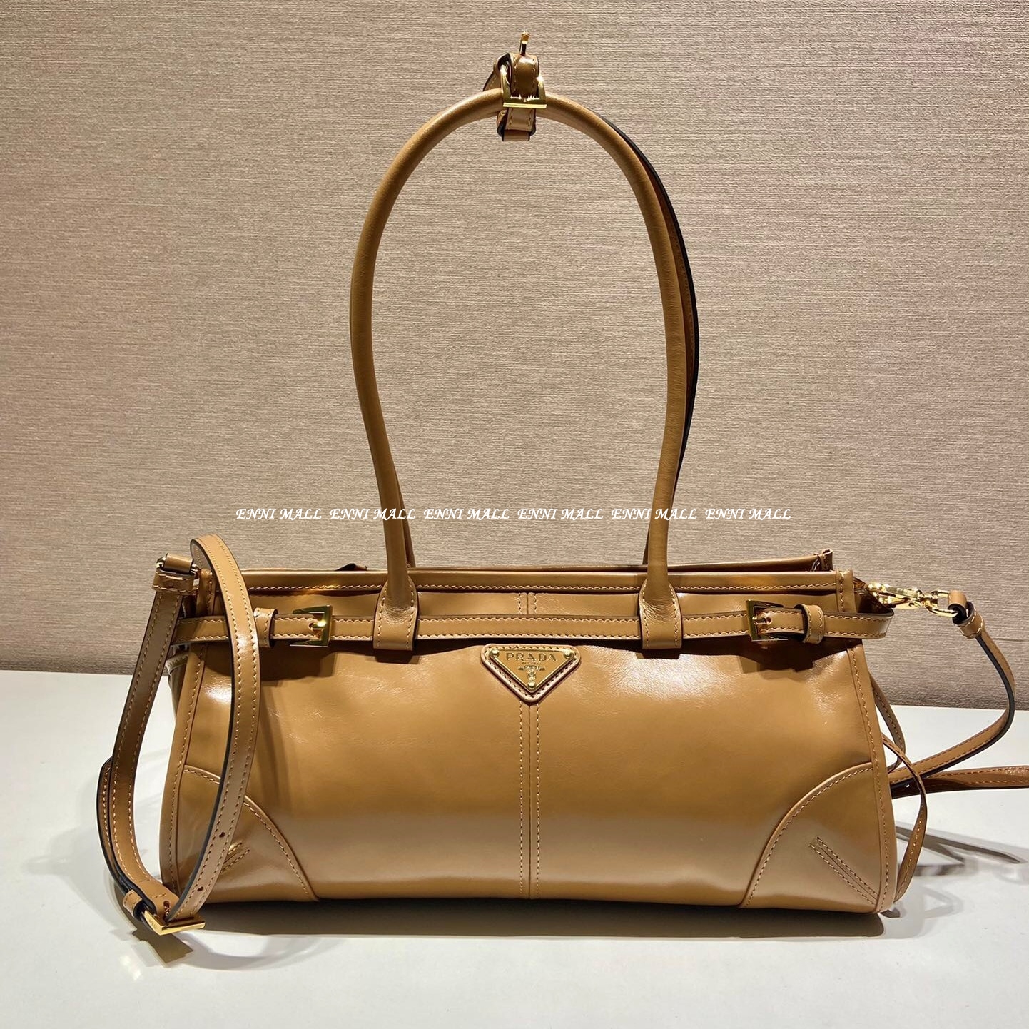 프라다 가죽 숄더백 (32cm)