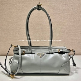 프라다 가죽 숄더백 (32cm)