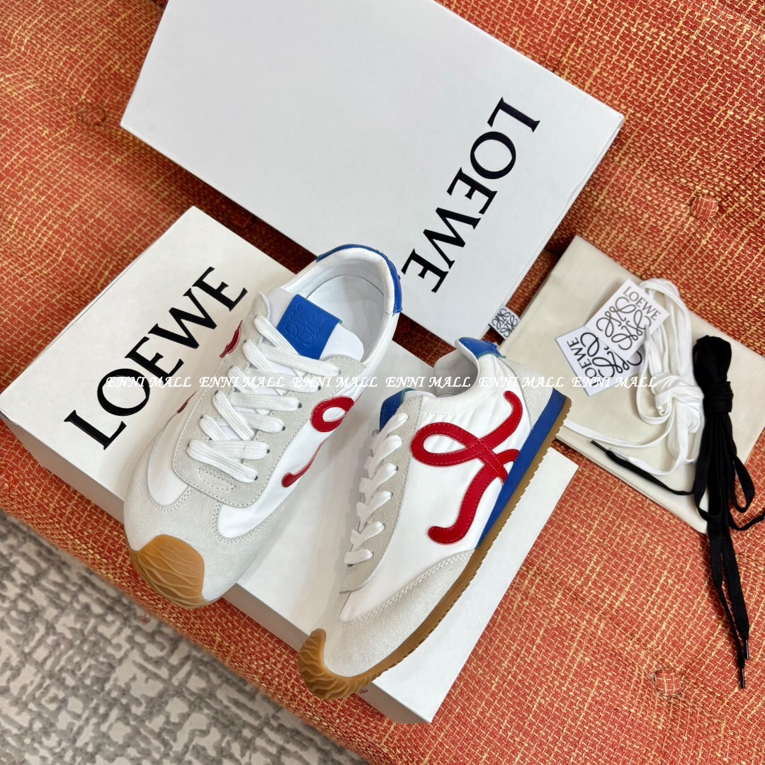 로에베 스니커즈
