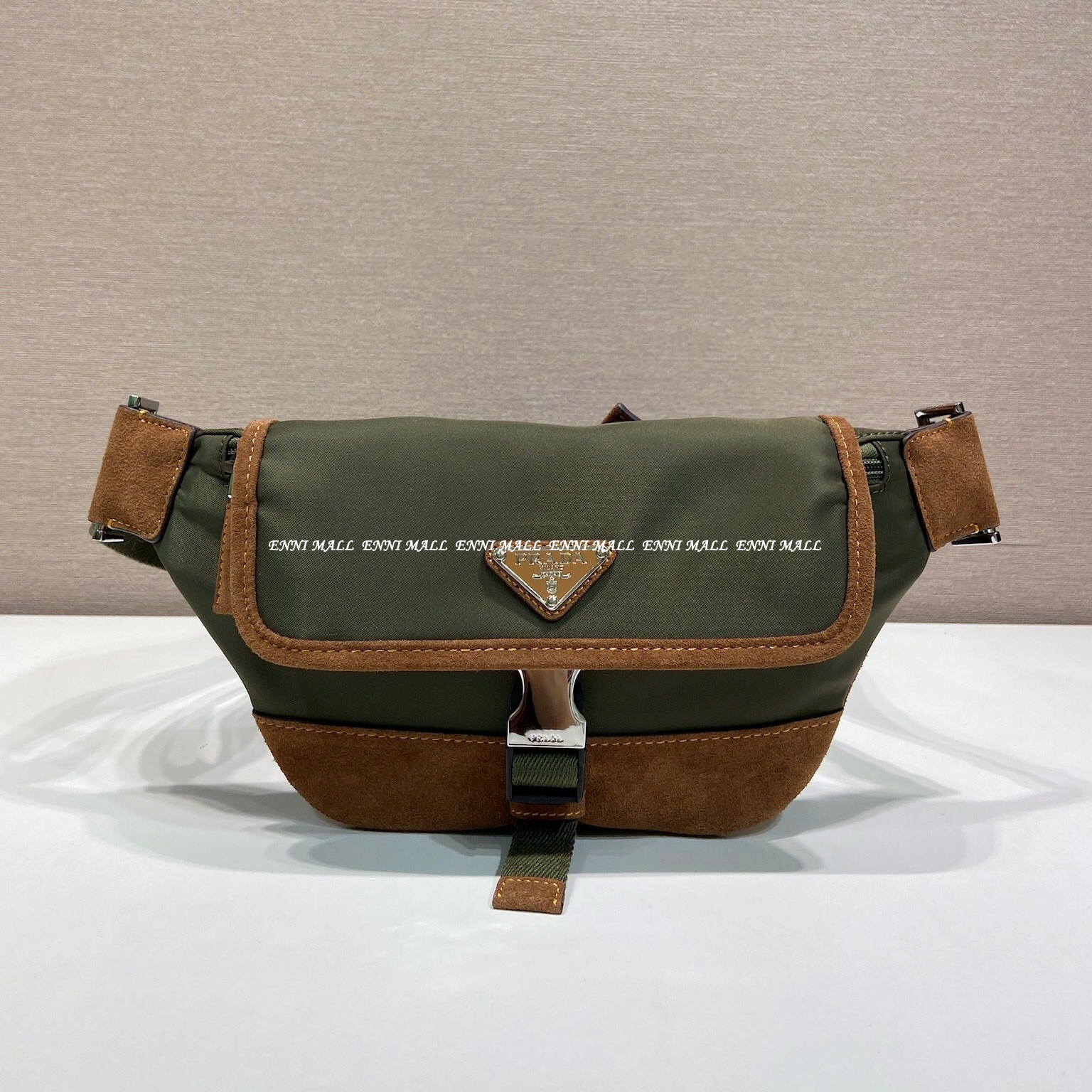 프라다 범백 (18cm)