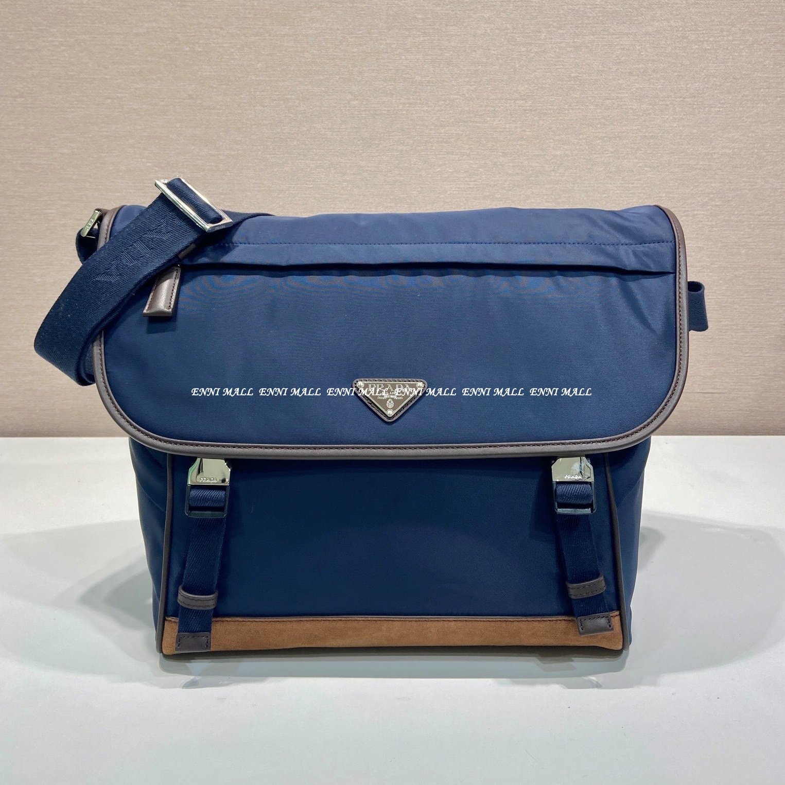 프라다 메신저백 (34cm)