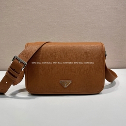 프라다 메신저백 (30cm)