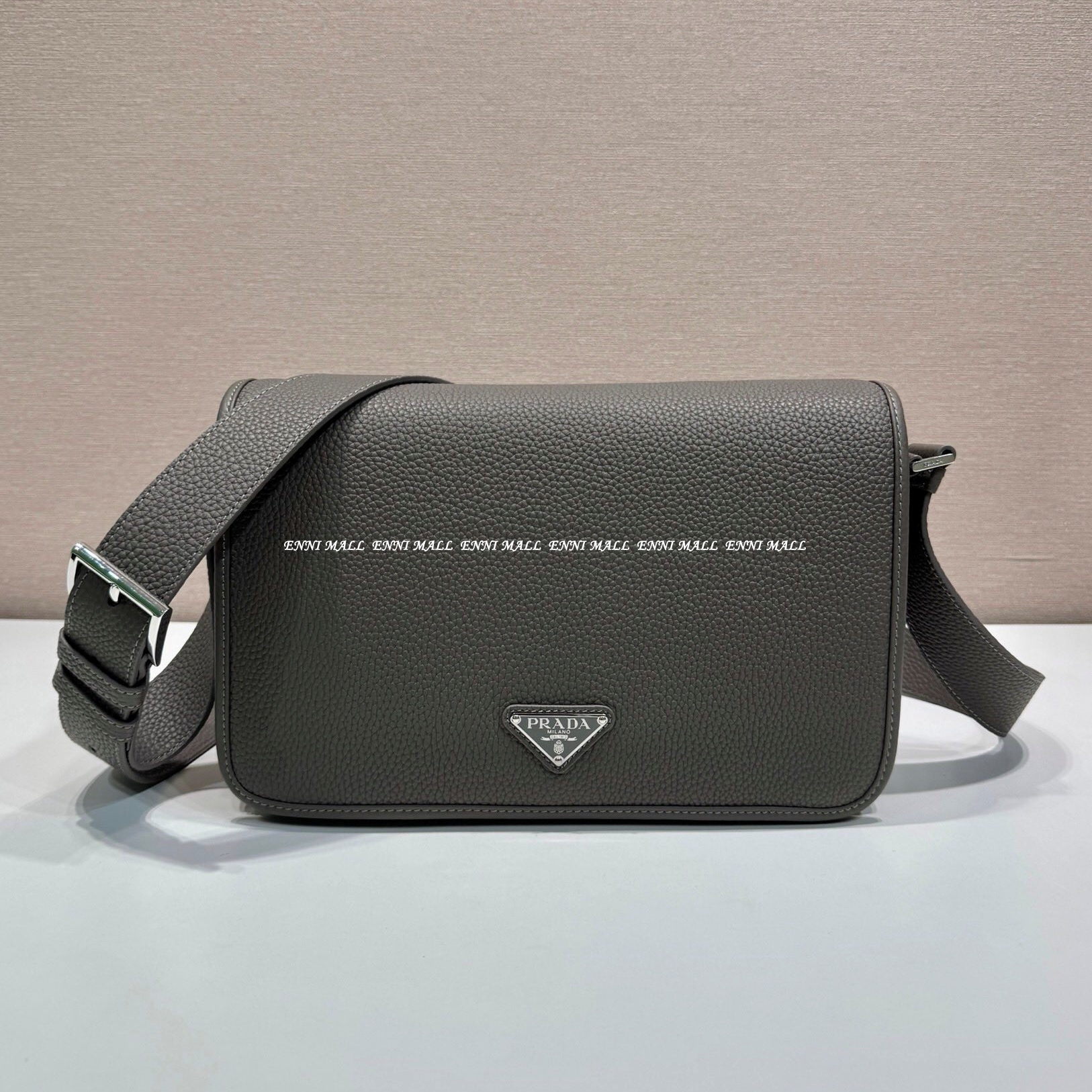 프라다 메신저백 (30cm)