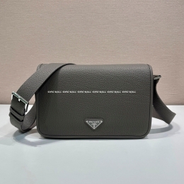 프라다 메신저백 (30cm)