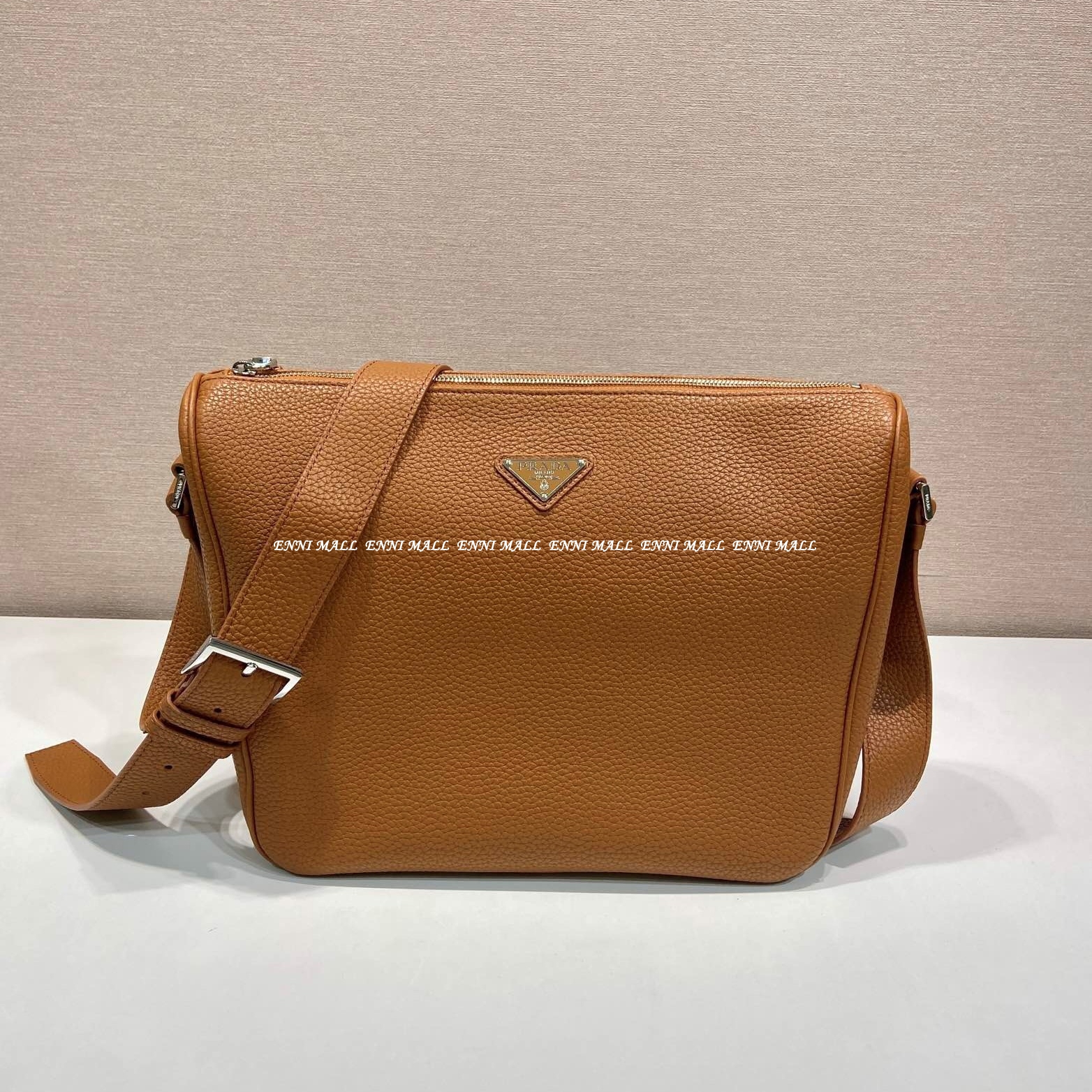 프라다 메신저백 (30cm)