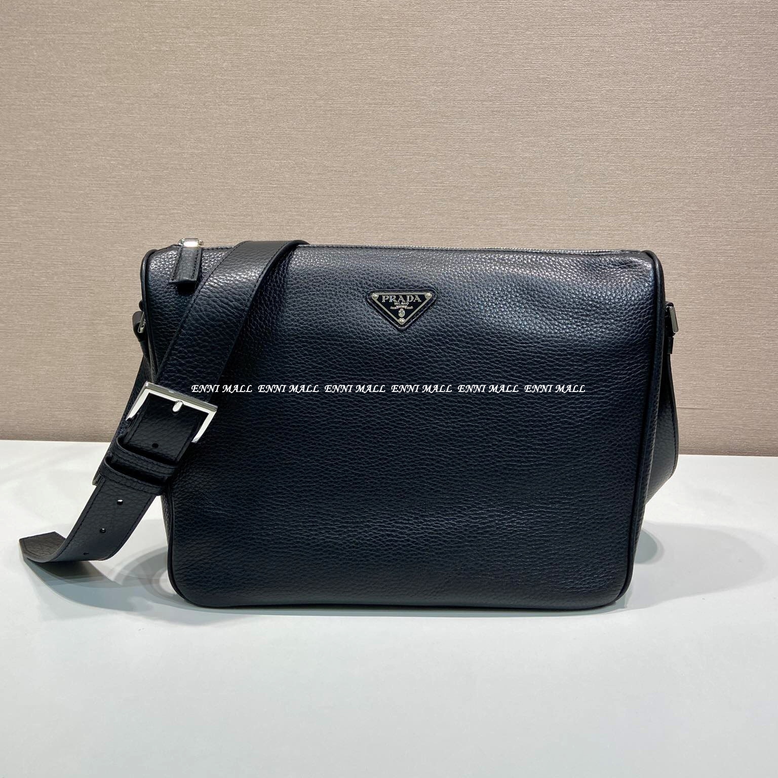 프라다 메신저백 (30cm)