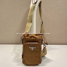 프라다 나일론 핸드폰백 (13cm)