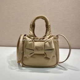 프라다 숄더백 (18cm)