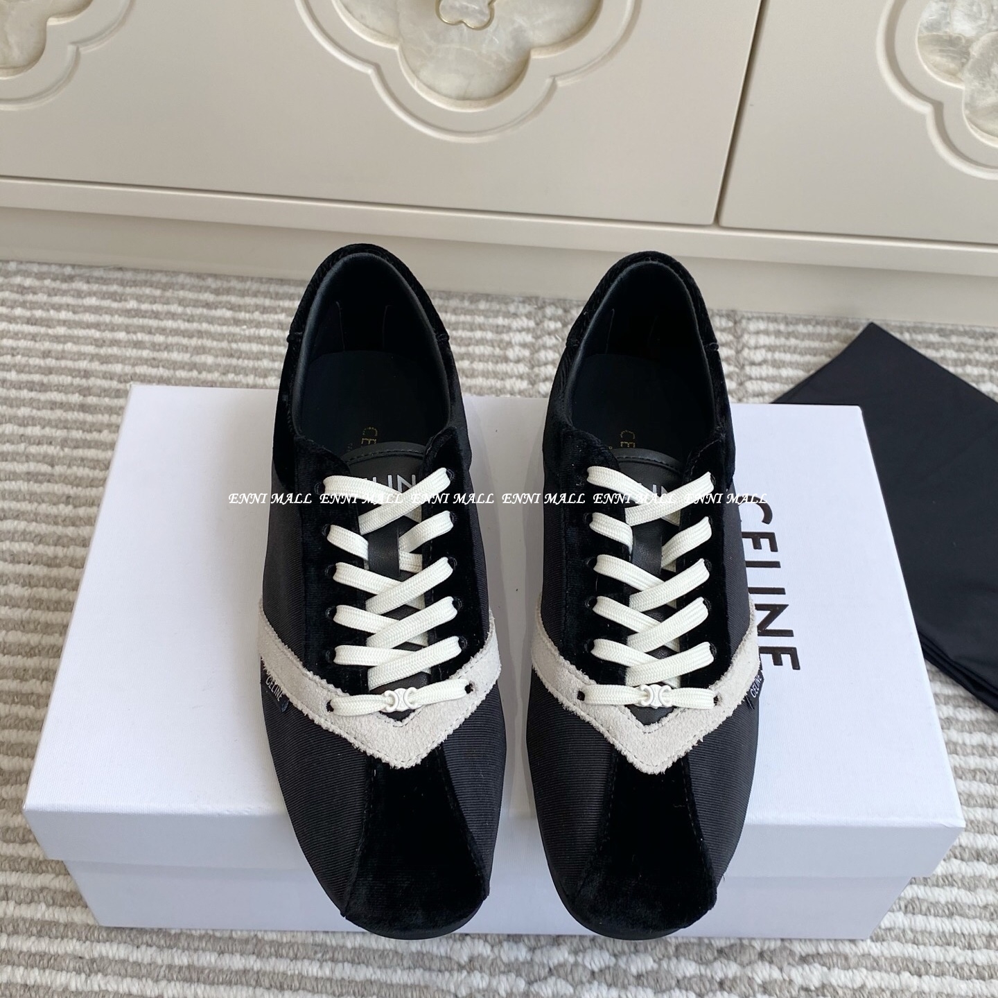 셀린느 스니커즈