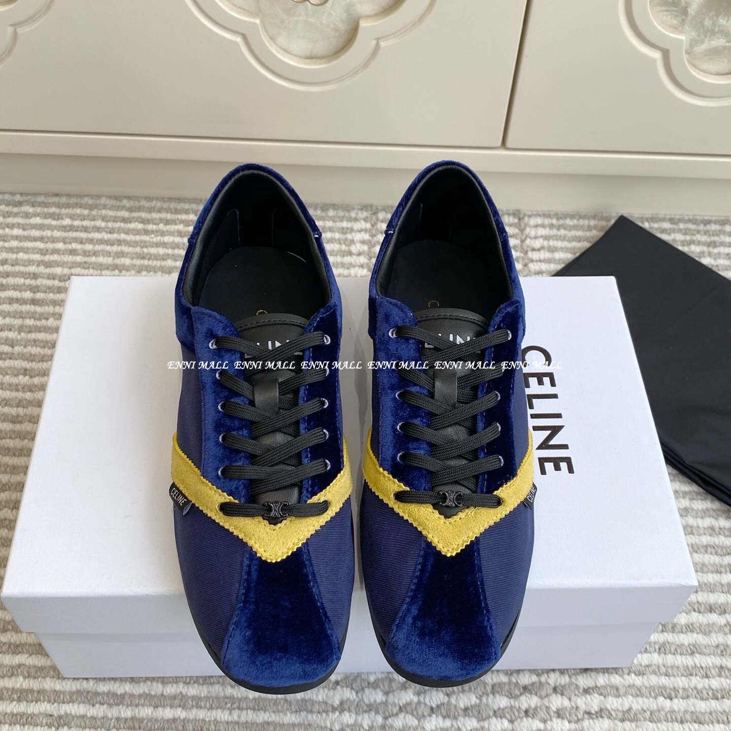 셀린느 스니커즈