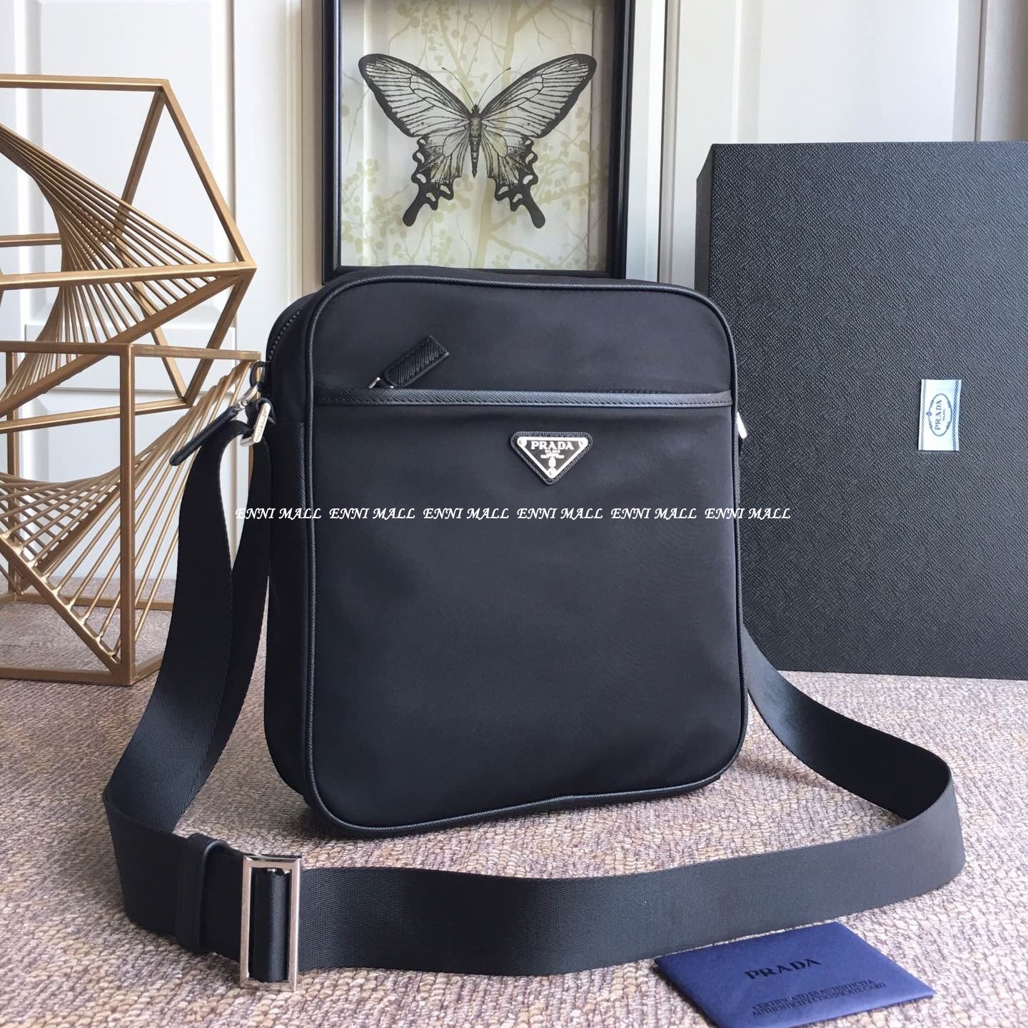 프라다 메신저백 (24cm)