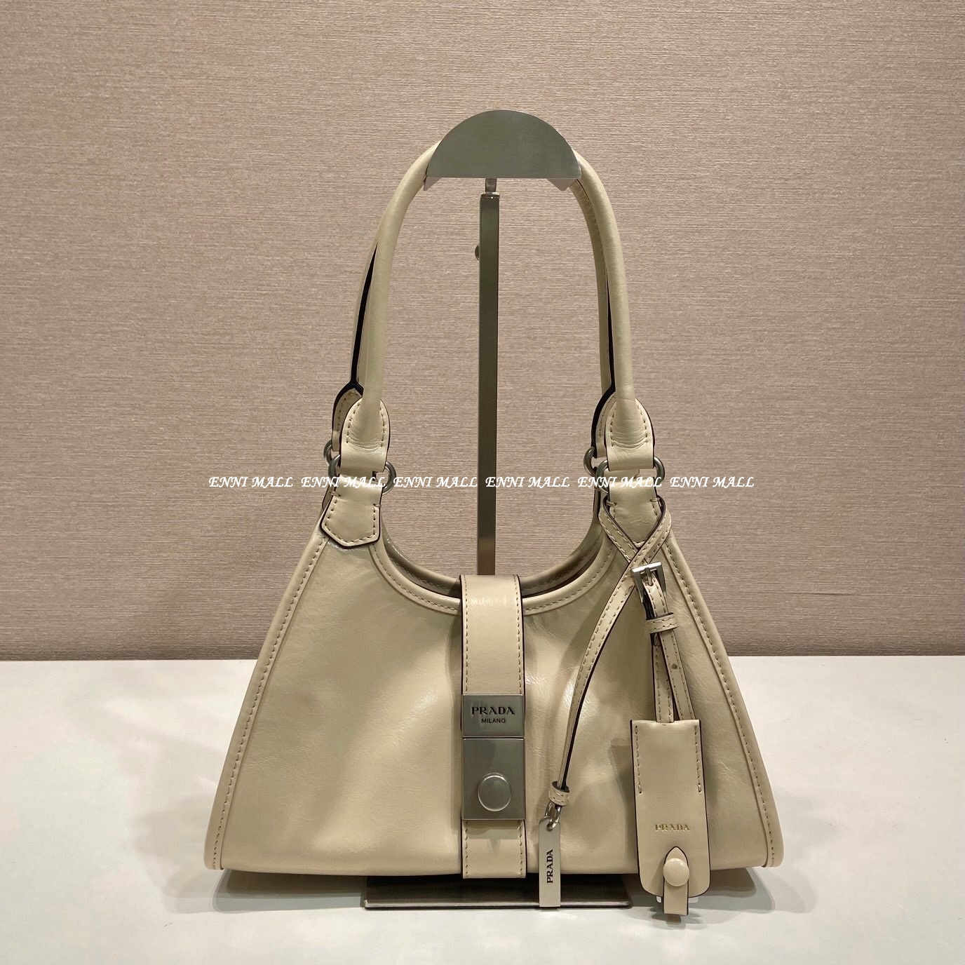 프라다 숄더백 (26cm)