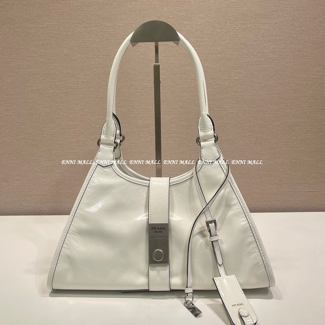 프라다 숄더백 (30.5cm)